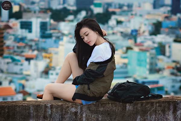 Chia sẻ về tình yêu với ca hát của mình, Ái Thiên trả lời PV Baodatviet.vn rằng: "3 năm trước mình xa nhà sang Úc du học. Đi một mình nên buồn lắm. Qua đây mình vừa học vừa làm. Chỗ làm thì không cho phép sử dụng điện thoại nên mình thường nghe nhạc lúc trên xe buýt, lâu dần cũng thành thói quen. Mình thích nghe rap nên list nhạc lúc đó toàn các ca khúc ra. Giai điệu sôi động khiến mình yêu đời hơn".