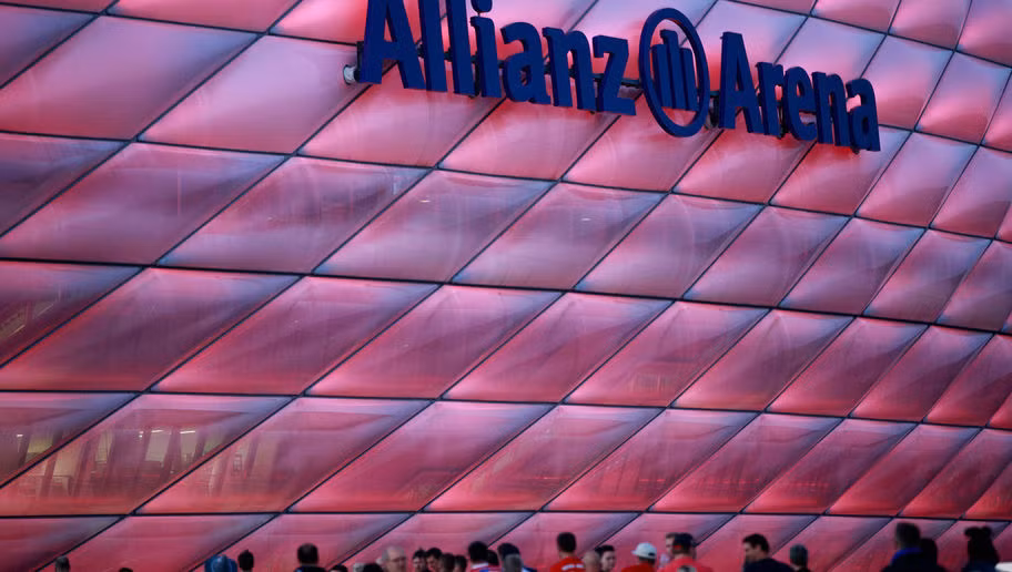 Allianz Arena - Bayern Munich: 89,8 triệu euro.