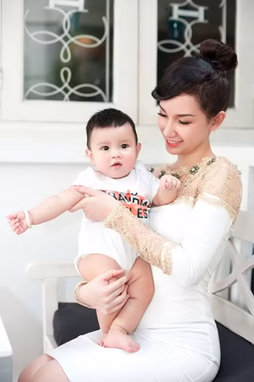 Con trai kháu khỉnh của Quỳnh Chi.