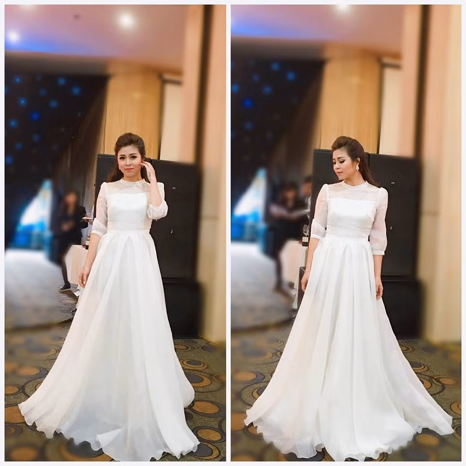Hoàng Linh trông giống như một công chúa với trang phục điệu đà này.