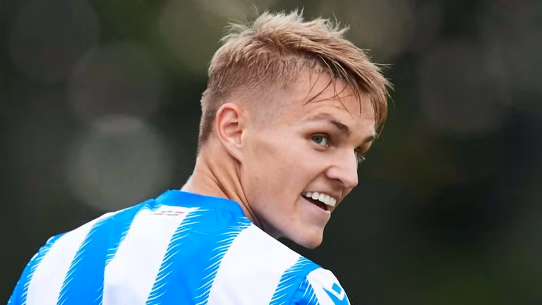 Theo tiết lộ mới nhất từ tờ báo Eldesmarque của Tây Ban Nha, Arsenal đang chuẩn bị đưa ra động thái cho tiền vệ Martin Odegaard nhằm thay thế Mesut Ozil.
