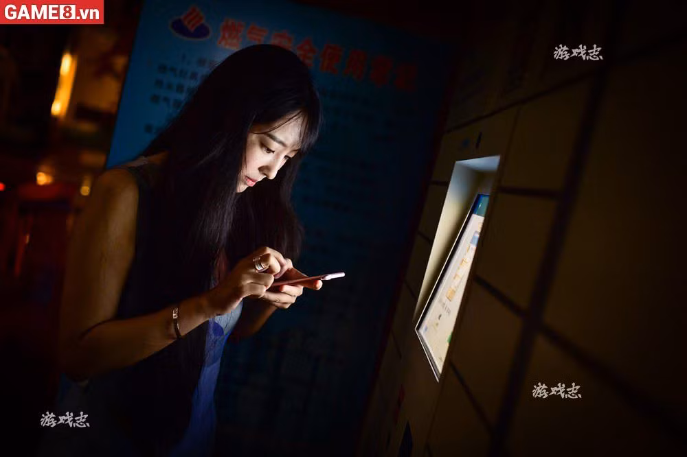 Ngay sau khi sở hữu hai đội game chuyên nghiệp một ở Thái Nguyên, một đội ở Quảng Đông, Lý Úy đã được nhiều người biết tới hơn nhờ tài quản lý. Toàn bộ chi phí từ ăn ở cho tới tiền lương của các vận động viên thuộc hai đội tuyển đều do cô tự bỏ ra.