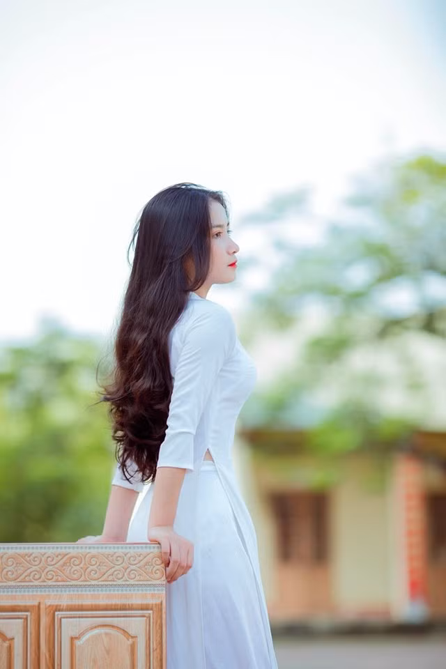 Chẳng thế mà trên trang cá nhân của Thúy Vinh ngập tràn những bức ảnh trong trang phục biểu diễn.