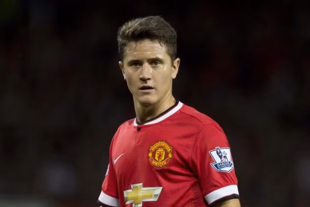 Chuyên gia bóng đá Tây Ban Nha, Guillem Balague khẳng định, ngôi sao MU là Ander Herrera sẽ chuyển đến PSG thi đấu.