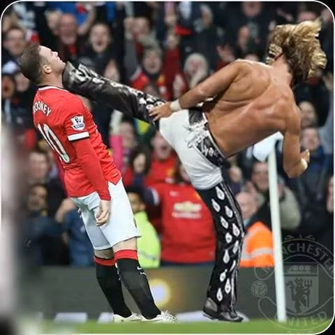Nhiều cư dân mạng đã chế ảnh Rooney bị một võ sĩ chuyên đánh kích bốc hạ gục.