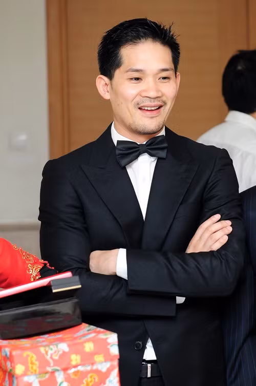 Ông xã của Ngân Khánh lần đầu lộ diện trong lễ ăn hỏi.