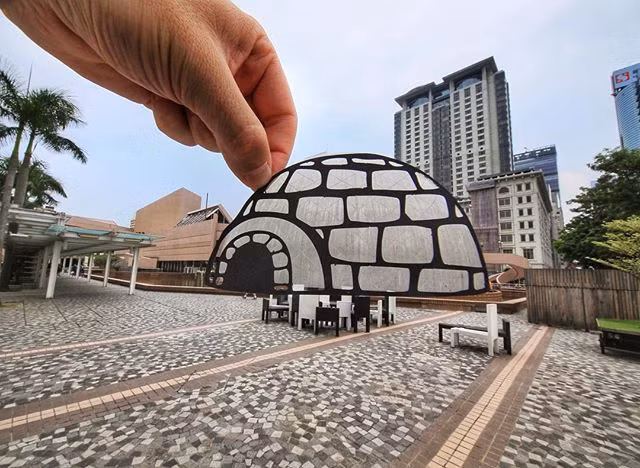 Ngôi nhà tuyết của những thổ dân Bắc Cực cũng trở thành đề tài để nghệ sĩ 29 tuổi Rich McCor thể hiện trong bộ ảnh của mình. Ảnh; Boredpanda.