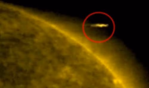 Tàu SOHO của NASA phát hiện UFO khổng lồ bay ra từ Mặt trời? Tau SOHO cua NASA phat hien UFO khong lo bay ra tu Mat troi?