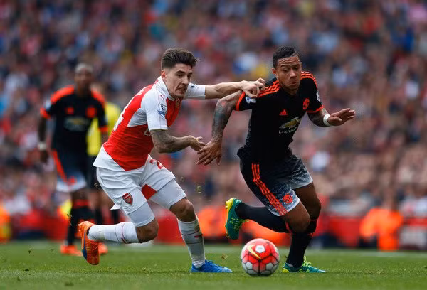 Manchester Evening News tiết lộ, nguồn tin thân cận của Hector Bellerin đã xác nhận M.U đang quan tâm đến cầu thủ này. Ảnh: Manchester Evening News