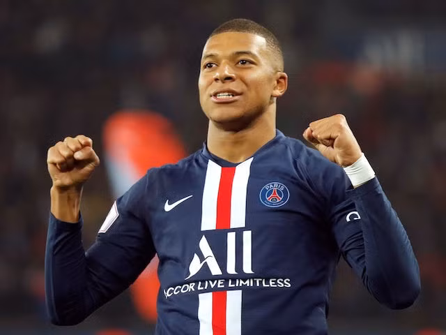 Chuyển nhượng bóng đá từ Les Parisien, Real Madrid sẵn sàng chi ra khoản tiền lên đến 343 triệu bảng để chiêu mộ Mbappe. Đây là một con số thực sự khủng khiếp, nó gấp đến 1,8 lần thương vụ đắt giá nhất thế giới ở thời điểm hiện tại (Neymar đến PSG với mức giá 190 triệu bảng).