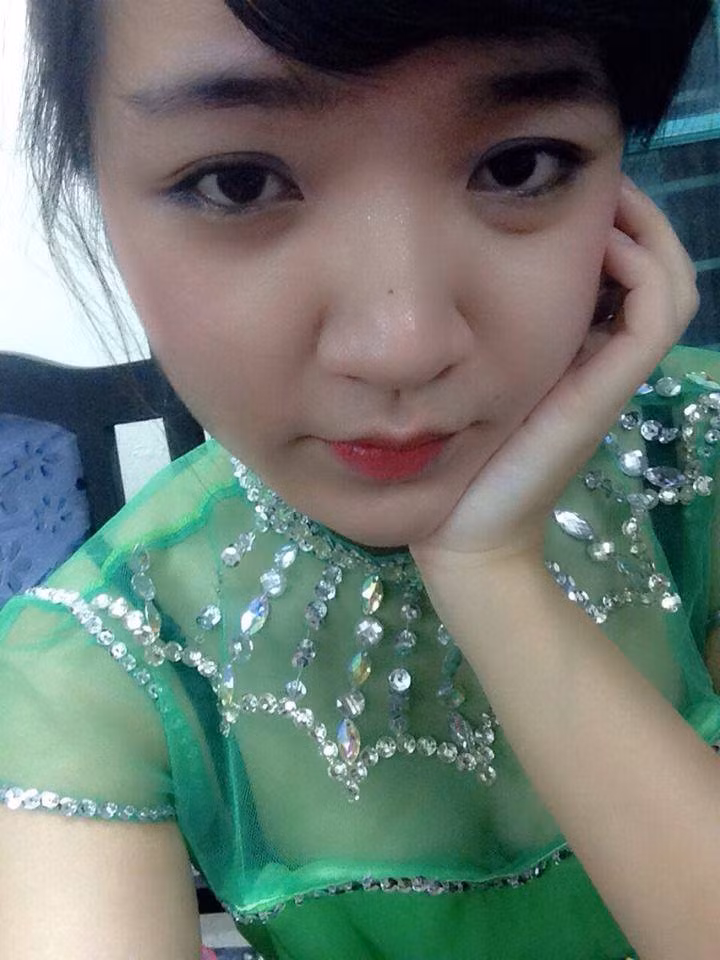 Nguyễn Thị Vân thời gian gần đây được biết tới là vợ sắp cưới của cầu thủ Hoàng Đình Tùng, chân sút chủ lực của CLB Thanh Hóa mùa này.