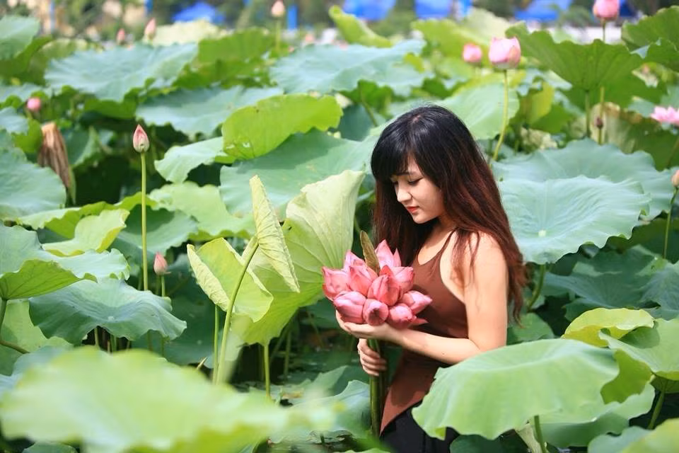 Sở hữu nét đẹp trời phú nên Vân thường được nhiều nhiếp ảnh gia mời làm người mẫu ảnh.