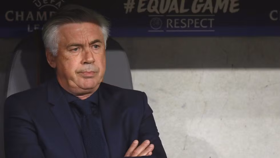 Bayern Munich đã có kế hoạch thay thế HLV Carlo Ancelotti: Theo thông tin chuyển nhượng cầu thủ từ tờ The Sun, BLĐ Bayern Munich đã nhắm HLV Julian Nagelsmann của 1899 Hoffenheim để thay thế cho HLV Carlo Ancelotti trong trường hợp chiến lược gia Italia rời Bayern để chuyển sang Trung Quốc làm việc trong tháng 01/2018. Ảnh: The Sun