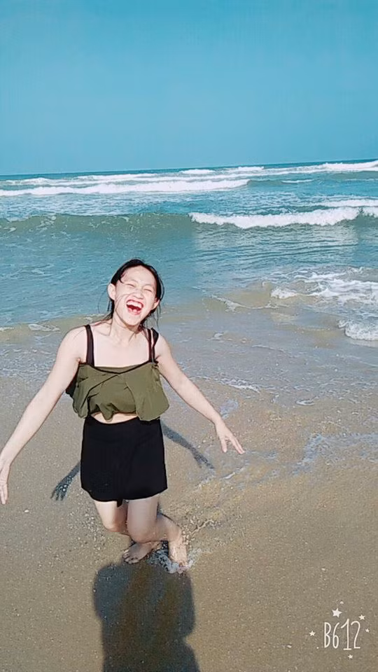 Trong bài đăng các mẹ trong group ấy và nhận được sự ủng hộ, tương tác rất nhiệt tình. Đi kèm với đó là những dẫn chứng chụp ảnh vô tâm của các đấng mày râu khi được vợ, người yêu nhờ chụp ảnh sống ảo.