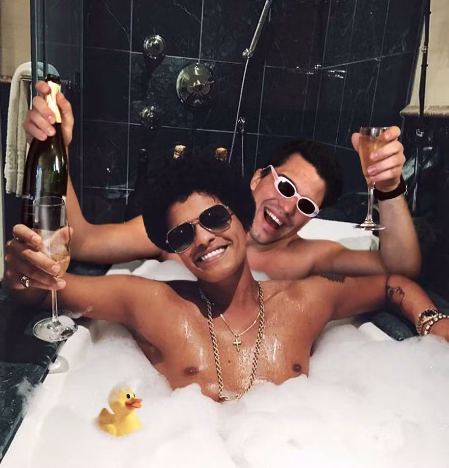 Nâng ly và tiệc tùng cùng Bruno Mars.