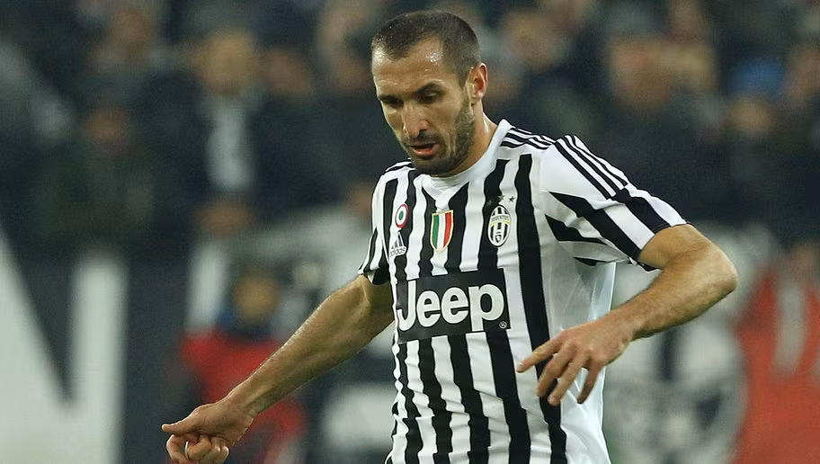 Chiellini chính hậu vệ đẳng cấp, là nhân tố quan trọng giúp cho Juventus lọt vào trận chung kết Champions League năm ngoái cũng như giành chức vô địch Serie A lần thứ tư liên tiếp. Đáng tiếc cho Chiellini khi trung vệ này không thể thi đấu trận chung kết Champions League khi dính chấn thương.