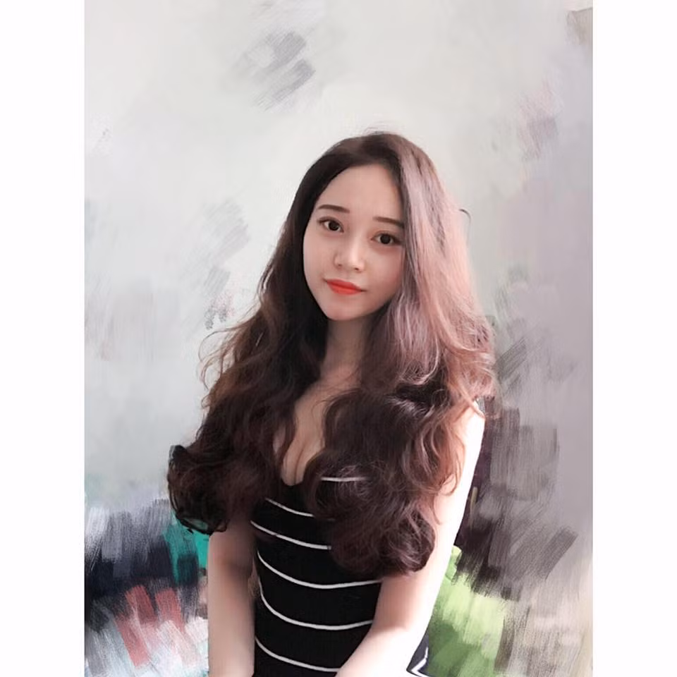 Sau khi bị “cắt ghép”, câu nói của Thư Anh Trần đã thành một câu nói khác: "ĐT Đức KHÔNG chuyển hóa bàn thắng thành cơ hội" khiến sự hiểu lầm trên trở thành chủ đề bàn tán sôi nổi trên MXH khiến hot girl này vô cùng bức xúc.