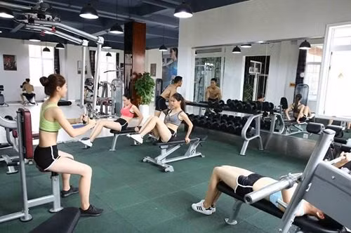 Bộ ảnh này cho thấy các nữ tiếp viên hàng không tương lai phải tập luyện ra sao để có được thân hình mang đến cho họ sự tự tin và khỏe mạnh.