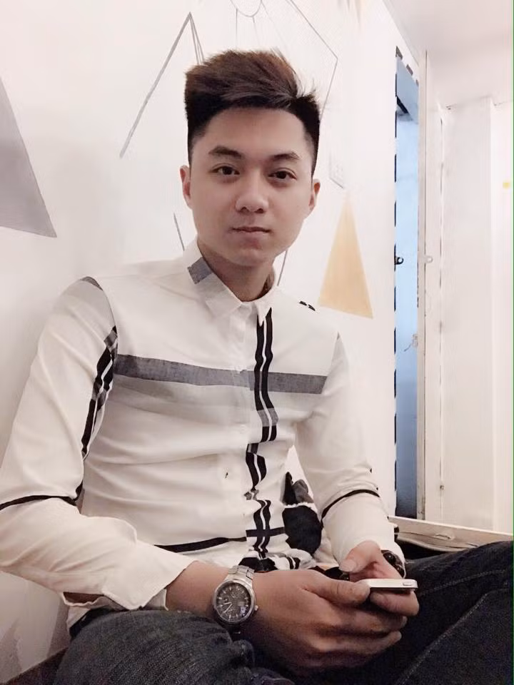 Để thực hiện công việc thiện nguyện của mình, Xuân Thủy cùng một số người bạn cùng là phụ xe bus lập nên nhóm "Hội buýt thiện tâm", thời gian rảnh thường tập hợp nhau tự tay nấu cơm xôi, mua bánh, sữa đi trao tặng cho những người có hoàn cảnh khó khăn.