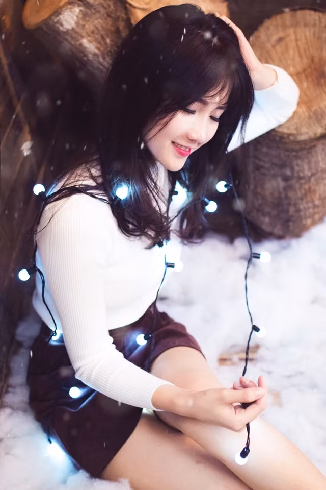 Ngoài biệt danh " hot girl trà sữa" như dân mạng hay gọi thì Kiều Trinh còn được gọi với những cái tên khác như "hot girl ảnh thẻ", "hot girl công nghệ".