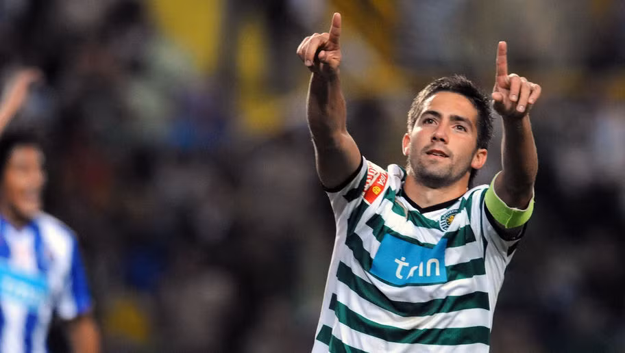 Năm 2010, thương vụ thủ quân Joao Moutinho của Sporting gia nhập đại kình địch Porto đã làm dậy sóng thị trường chuyển nhượng Bồ Đào Nha.