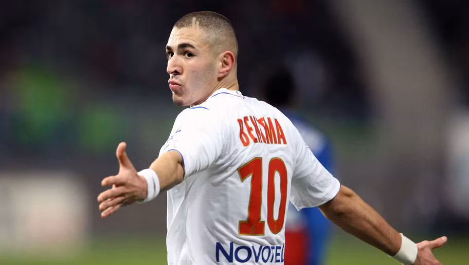 Karim Benzema – 10 bàn thắng.