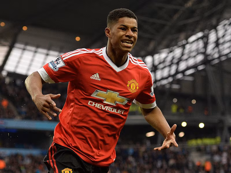 Sir Alex đoán Rashford sẽ trở thành siêu sao M.U: Sir Alex Ferguson đã tỏ rõ sự hài lòng của mình với những gì Marcus Rashford thể hiện và tin rằng tiền đạo này sẽ trở thành siêu sao tương lai. Rashford năm nay chỉ mới 20 tuổi nhưng đã cho thấy những tố chất của một tiền đạo hàng đầu châu Âu.