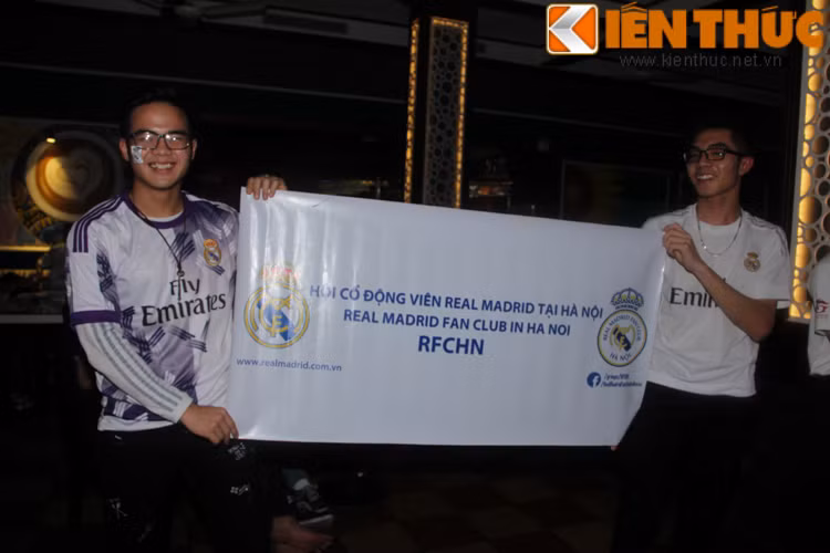 Tất cả các fan Real Madrid đều hy vọng đội bóng họ yêu có một chiến thắng trước Barcelona trong ngày họ mừng sinh nhật hai tuổi.