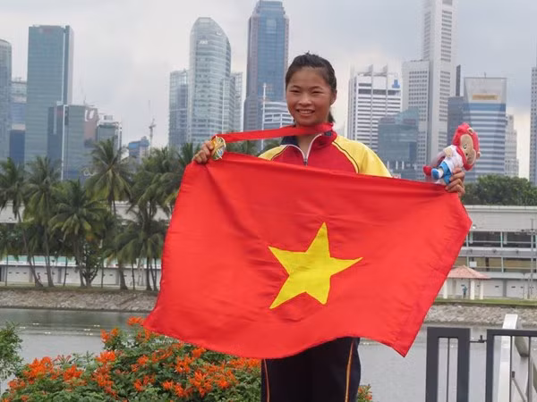 Ban tin SEA Games 28 toi 9/6: VDV Canoeing khong biet boi