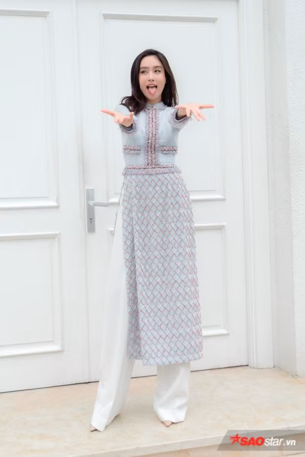 Xem cô nàng nhí nhố chưa kìa.