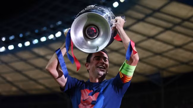 Ngôi sao bóng đá tuổi thân tiếp theo được nhắc tới đó là Xavi Hernandez. Cầu thủ này được mệnh danh là một ông chủ thật sự ở giữa sân.