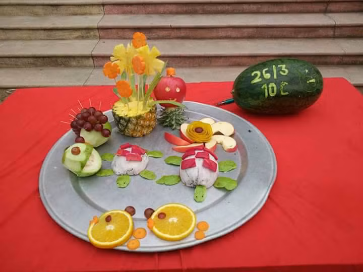 Dưới phần bình luận, cư dân mạng cũng không quên dành những lời "có cánh" dành tặng phần thi nhiều tiếng cười của các bạn trẻ như của nickname Thảo Trang: "Cá cảnh nhà người ta dễ thương biết nhường nào, vào tay mình chắc sẽ nát bét và chắc chắn sẽ theo trường phái "chém to, kho mặn"".