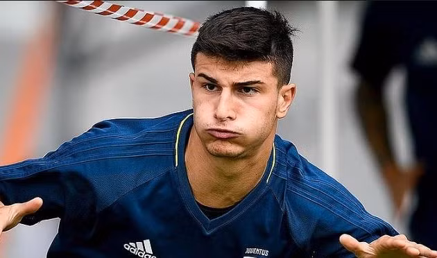 Cựu vua phá lưới U20 World Cup 2017, Riccardo Orsolini đã được đội chủ sân Renato Dall'Ara kích hoạt điều khoản mua đứt.