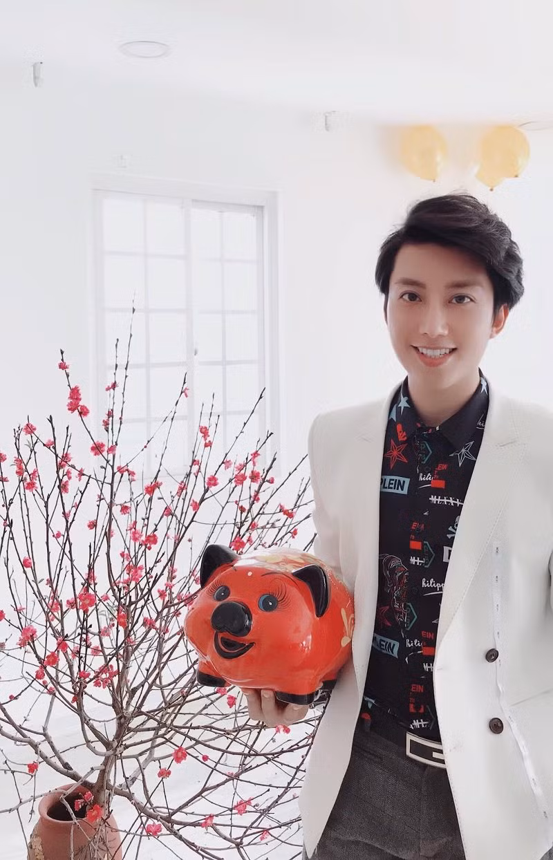 Bác sĩ phụ sản là một nghề mang tính chất khá đặc biệt, do đó thường chỉ có những nữ bác sĩ mới chọn ngành này. Tuy nhiên, ít người biết rằng, có một bác sĩ phụ sản đẹp trai như nam thần khiến nhiều chị em không khỏi mê mệt.