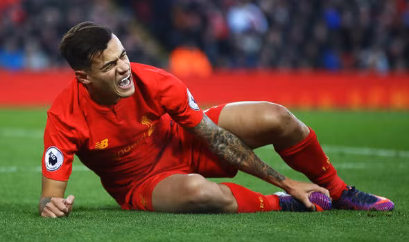 Liverpool mất Coutinho: Tin từ Liverpool cho hay, đội bóng sẽ không có sự phục vụ của Coutinho ở trận đấu với Huddersfield vào ngày mai vì cầu thủ Brazil dính chấn thương cơ.