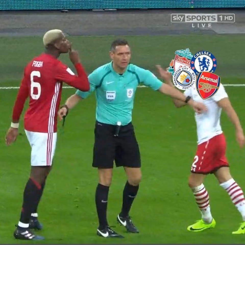 Sau khi có được chiếc cúp League Cup, fan MU đồng loạt treo bức ảnh chế này để khiêu khích nửa còn lại của bóng đá Anh.