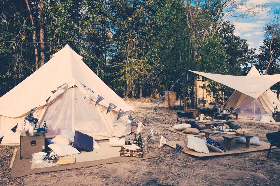Camp Meating là ngôi làng cắm trại nằm ở ngoại ô Chiang Mai, Thái Lan với vẻ đẹp vô cùng hút hồn. Khu du lịch này thu hút rất nhiều những dân phượt hay những người yêu du lịch bình yên đến với mình hàng năm.