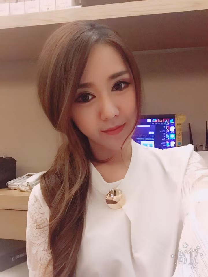 Sau khi chính thức xuất hiện, nhiều người nhận xét rằng, vẻ đẹp yêu kiều và nóng bỏng của Tử Du được cộng đồng mạng cho là kết hợp giữa Phạm Băng Băng và Trần Ý Hàm.