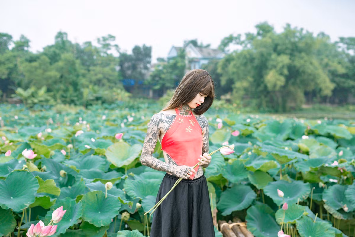 Thậm chí, nhiều người còn dành lời khen cho Tuấn Lâm khi tự tin khoe dáng và anh chàng này có một thân hình khá nõn nà khiến nhiều chị em phải ghen tị.