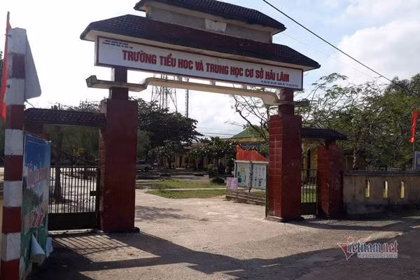 Danh hoi dong hoc sinh lop 9, nam sinh 17 tuoi bi dam nguy kich
