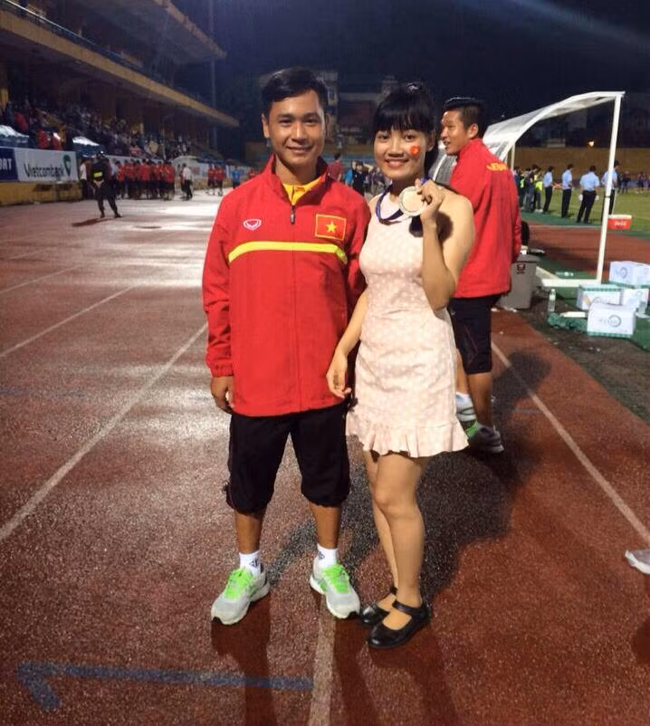 Không long lanh và nổi bật như các nàng WAGs khác của bóng đá Việt Nam, Minh Ánh sở hữu nét đẹp thuần khiết và rất hồn nhiên.