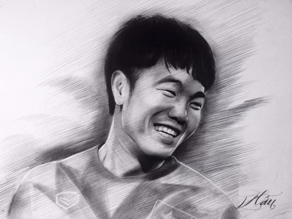 Tấn Hậu cho biết anh chàng này có ý tưởng vẽ chân dung các chàng trai U23 Việt Nam từ lâu. Song sau chiến thắng của Việt Nam lần lượt trước Bahrain rồi Syria, anh mới hoàn thành những nét vẽ cuối cùng.