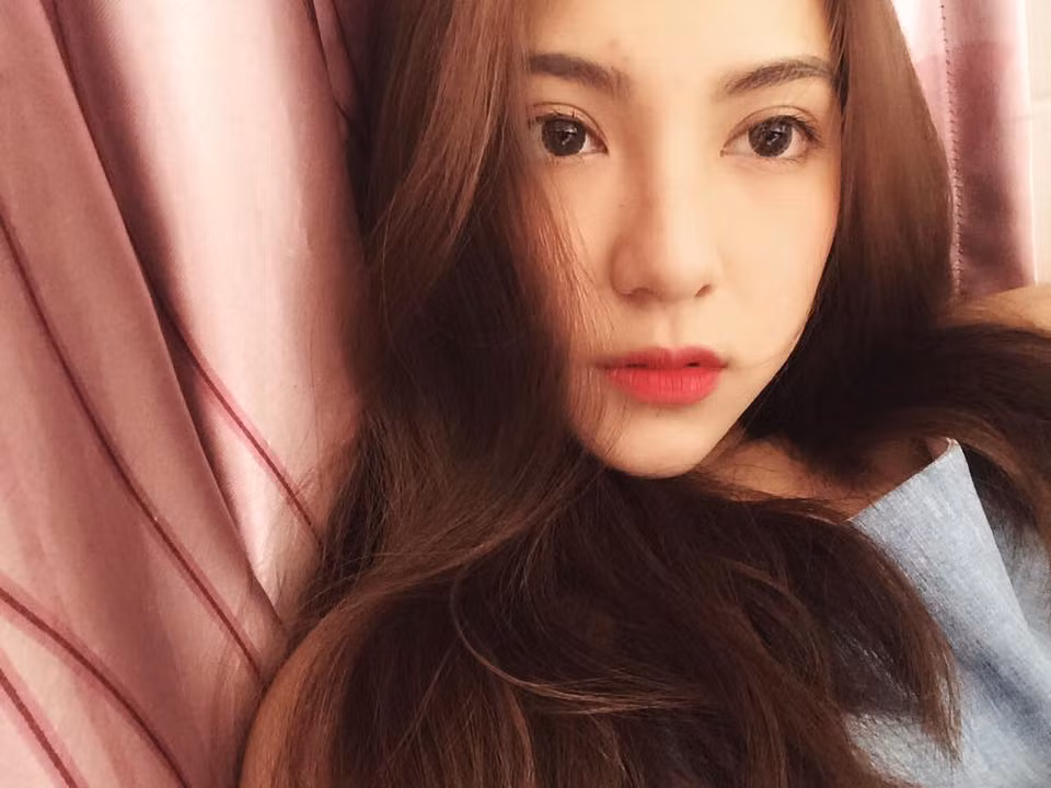 Đôi môi đỏ, đôi mắt tròn to và đặc biệt là làn da trắng giúp Dương Ngọc Huyền khẳng định tên tuổi của mình dù chỉ là mới nổi trong cộng đồng mạng.