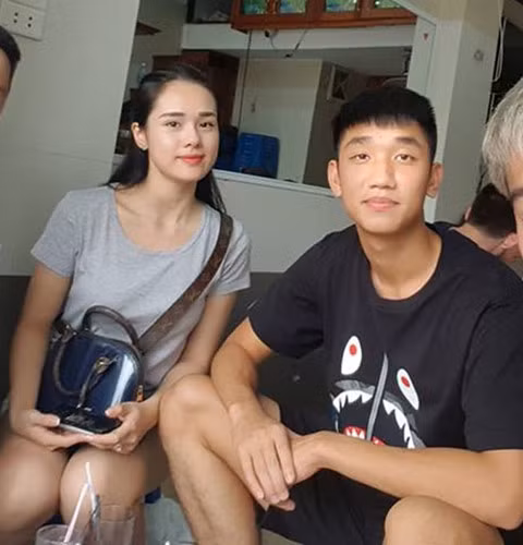Chỉ một hành động nhỏ của Trọng Đại đã cho thấy rằng cả hai vẫn còn trong một mối quan hệ tốt đẹp. Có lẽ trước đó cặp đôi này đã có những hờn dỗi và tranh cãi nhưng dường như mọi chuyện đã được giải quyết.