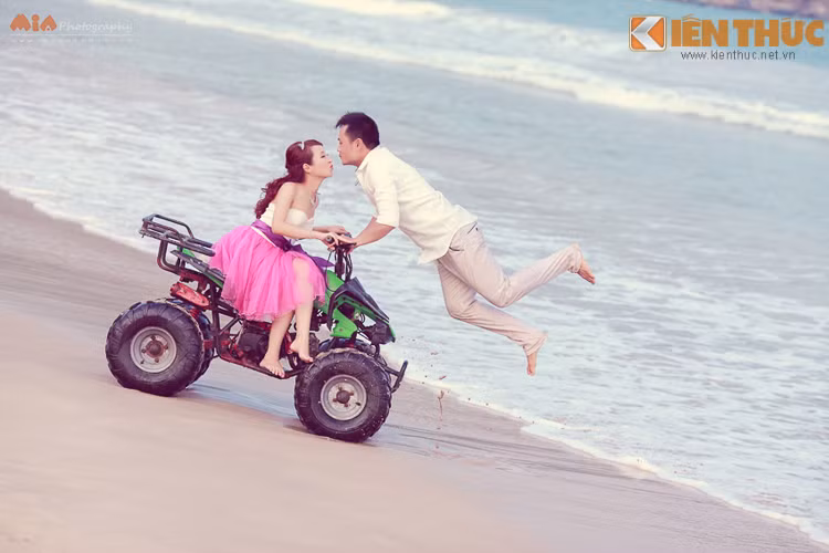 Yêu nhau hơn 4 năm, cuối cùng tình yêu đó cũng đến ngày đơm quả ngọt . Miêu và Sói đã quyết định chọn Nha Trang – Đà Lạt là nơi lưu giữ khoảnh khắc tuyệt đẹp cho album ảnh cưới, cũng là chuyến đi tìm lại kỷ niệm tình yêu của hai bạn nơi đây.