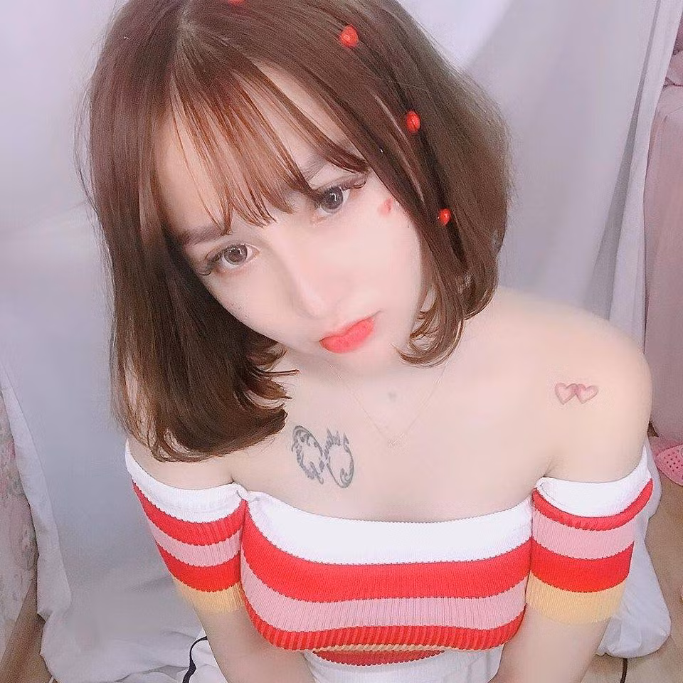 Kiều Anh Hera là streamer xinh đẹp, nổi tiếng và cả tai tiếng. Tên cô nàng được nhắc đến liên tục sau scandal "cắm sừng" bạn trai cũ.