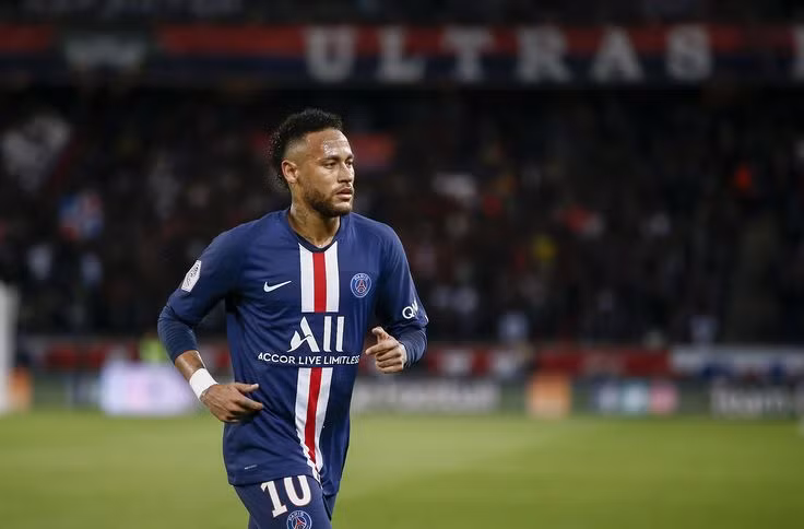 Theo tạp chí Journal du Dimanche, Barca sẽ không đưa ra số tiền quá cao cho thương vụ Neymar, đồng nghĩa tạm thời không có động thái chiêu mộ nào trong thời gian tới, nếu như BLĐ PSG không hạ mức giá chuyển nhượng Neymar xuống thấp hơn.