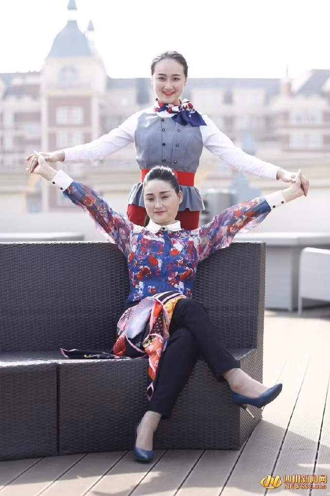 Ít ai nghĩ rằng đây là hình ảnh của 2 mẹ con.