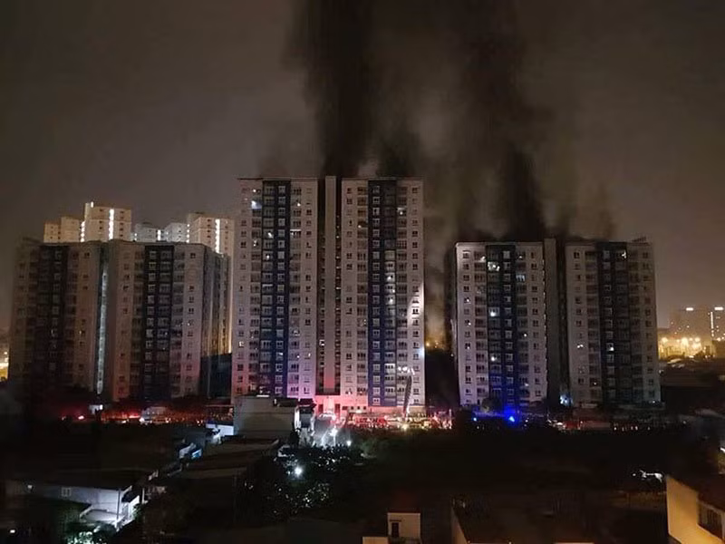 Vu chay chung cu Carina Plaza: Bat tam giam truong ban quan ly