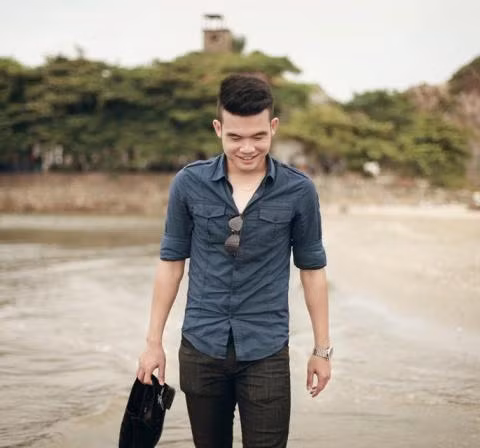 Người Nghệ An có câu nói rất vui để khuyên các cô gái xứ mình là: "Làm người yêu Hoàng Thịnh, bạn gái Nguyên Mạnh và bồ Ngọc Hải". Câu nói này có ý tôn vinh sự đẹp trai của hot boy xứ Nghệ.